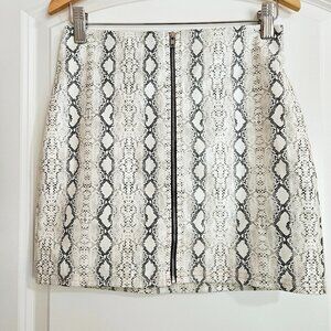 Fashion Nova Faux Snakeskin Leather Mini Skirt with Zipper Women's Small